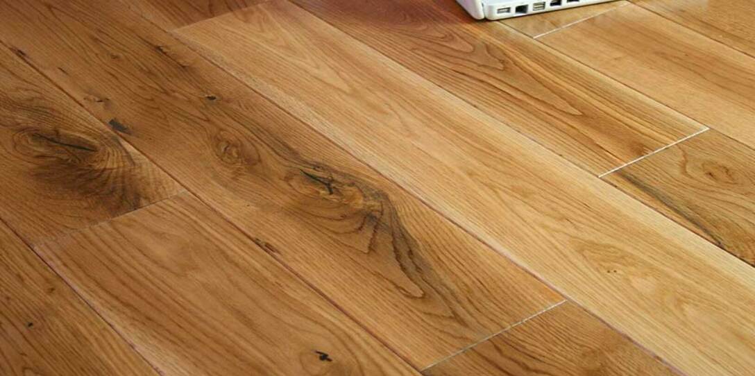 Floorboard lacquered